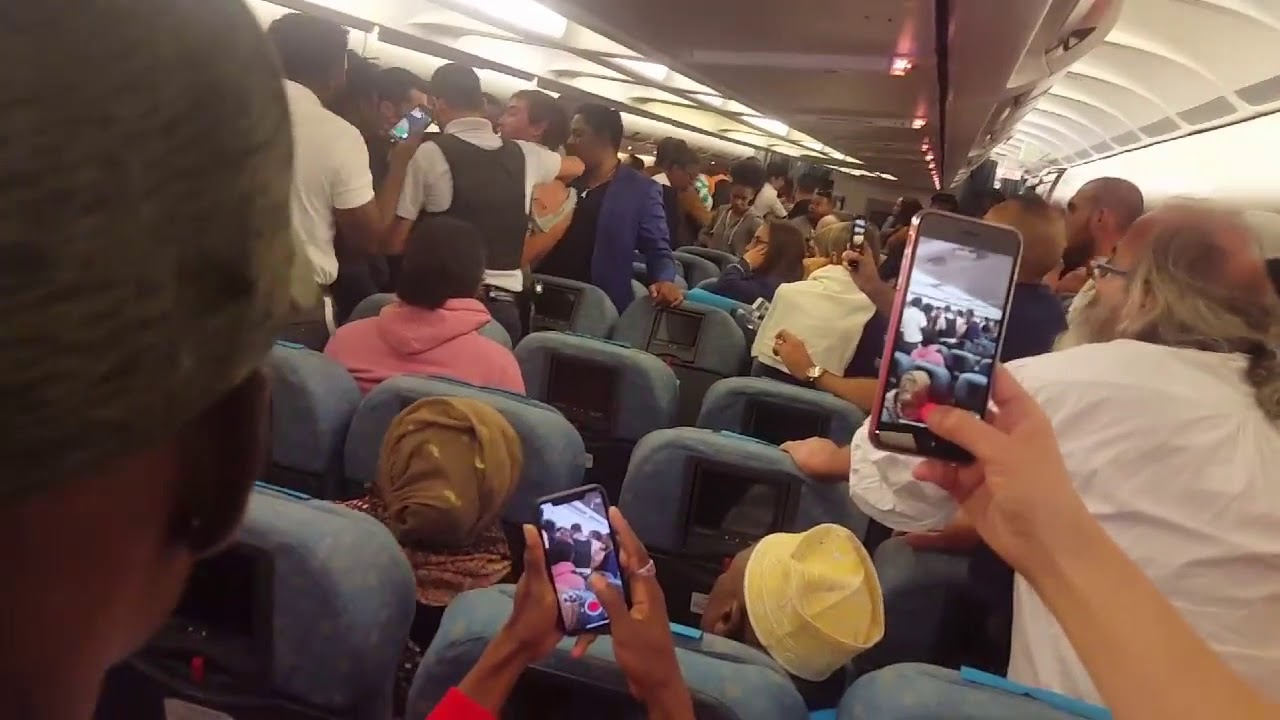 Vidéo : Un passager d’Air Austral débarqué pour s’être plaint