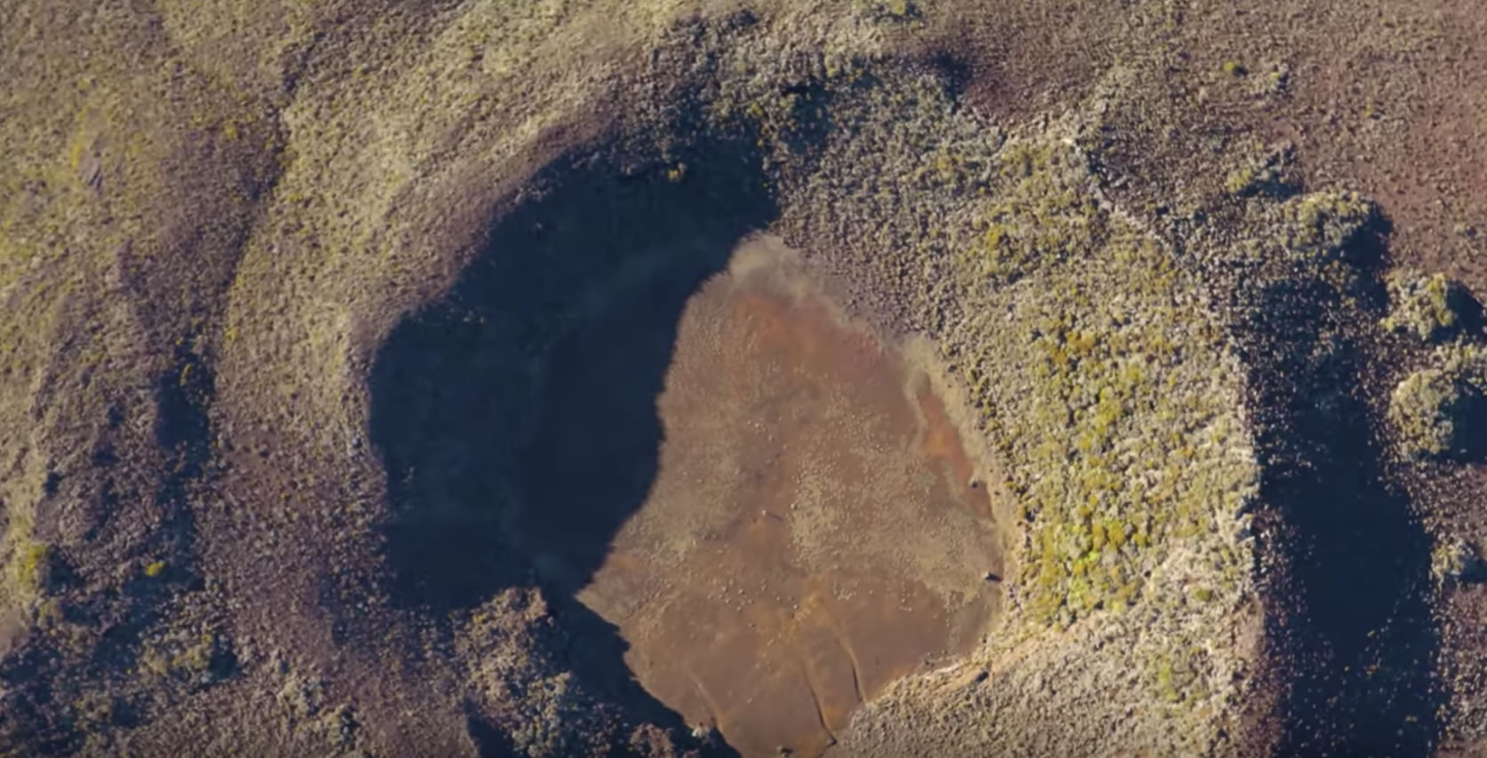 Vidéo : A l’intérieur d’un ancien cratère à la Réunion